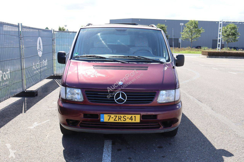 Bedrijfswagen Mercedes 114