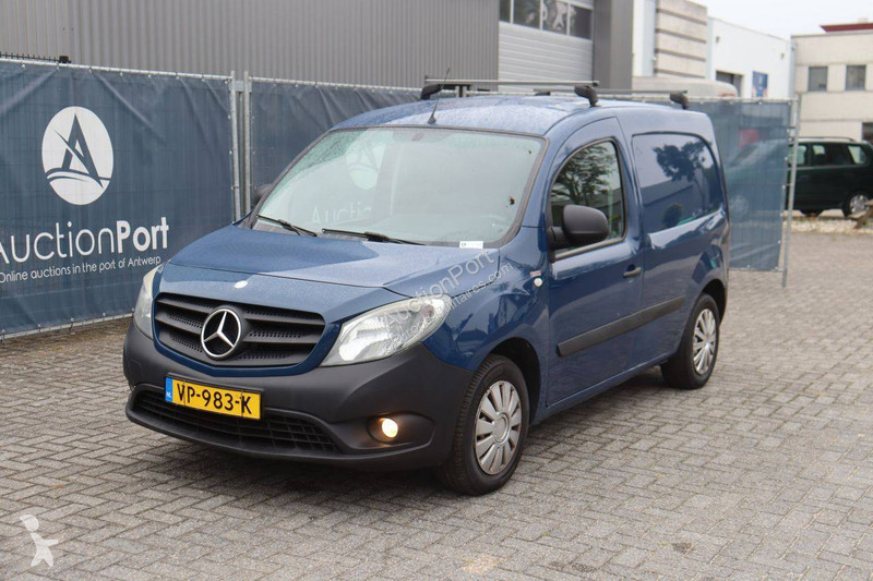Furgoneta Mercedes