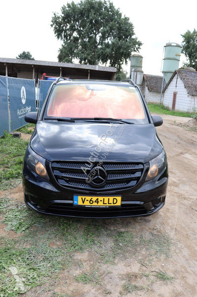 Mercedes  van