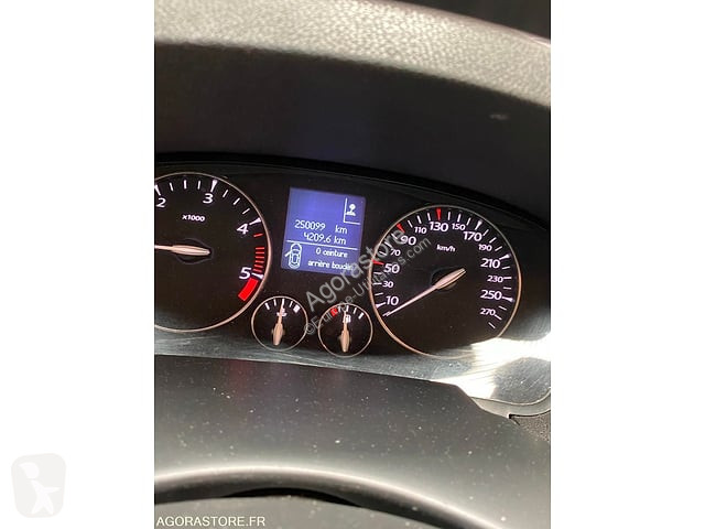 Коммерческий автомобиль