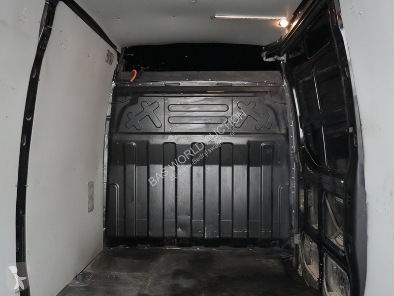 Bedrijfswagen Iveco 35S18
