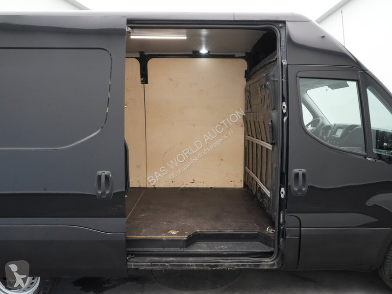Bedrijfswagen Iveco 35S16