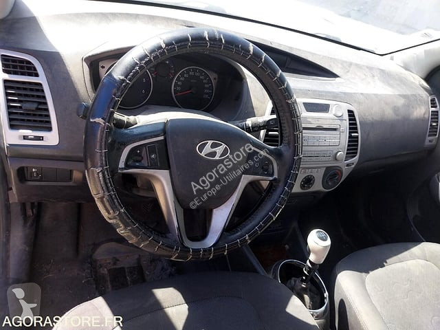Коммерческий автомобиль