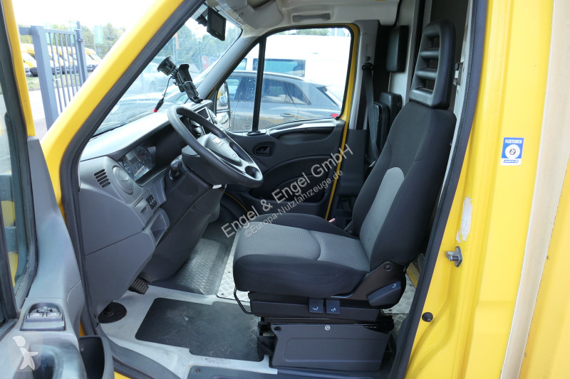 Коммерческий автомобиль Iveco Daily 35 S11 C30C...