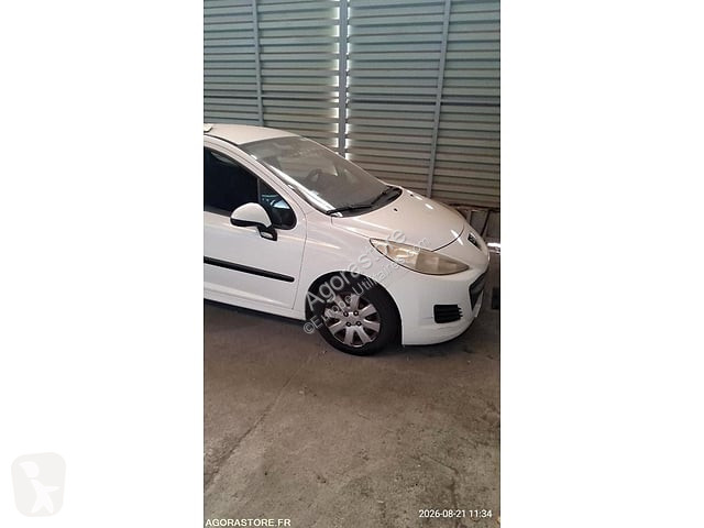 Коммерческий автомобиль