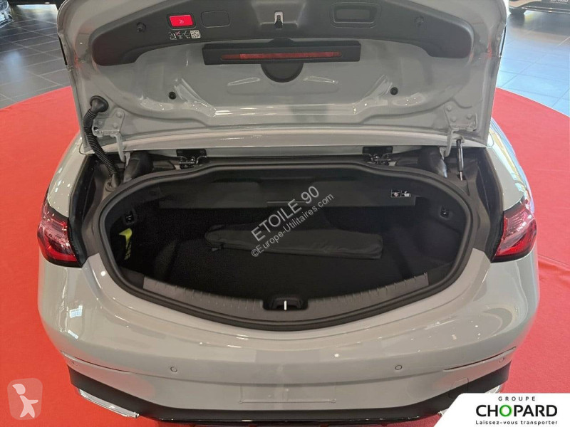 Коммерческий автомобиль Mercedes CLE Cabriolet...