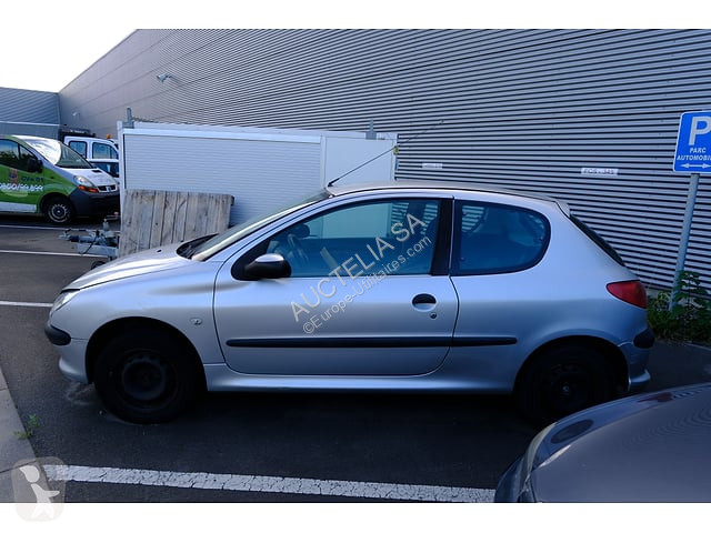 Коммерческий автомобиль Peugeot 208