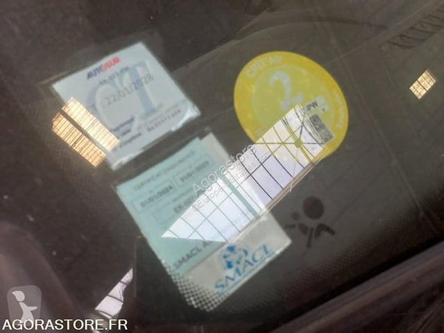 Коммерческий автомобиль