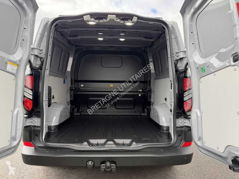 Коммерческий автомобиль Ford TRANSIT CUSTOM FG...