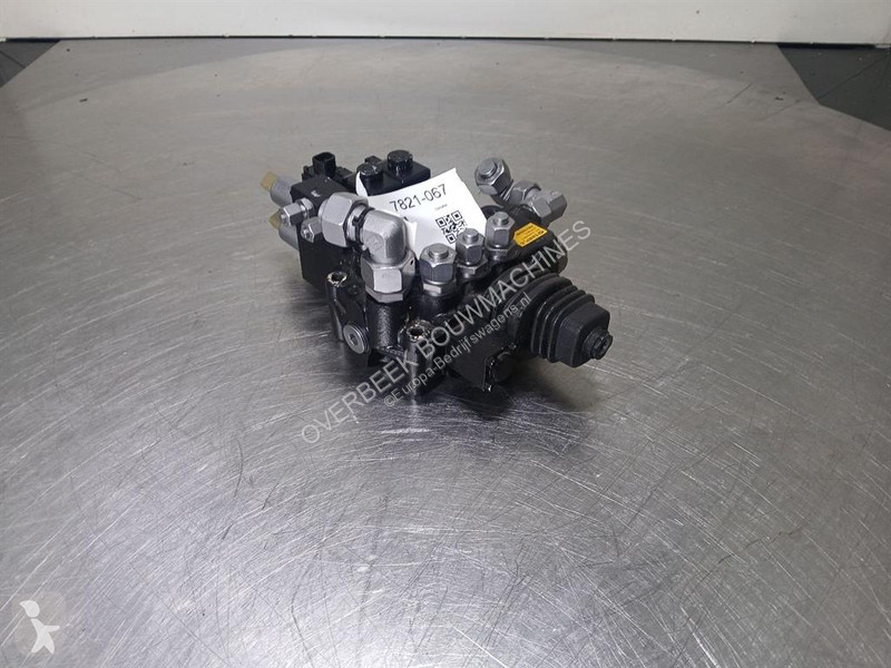 Užitkové vozidlo Yanmar V8-5606660627-Walvoil...