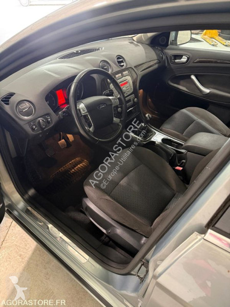 Veículo utilitário Ford MONDEO