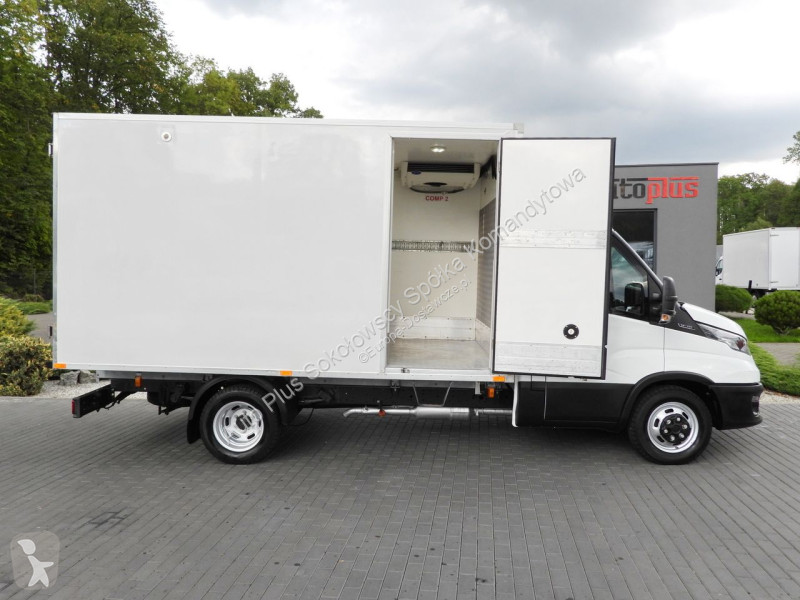 Veículo utilitário Iveco 35C14 DAILY