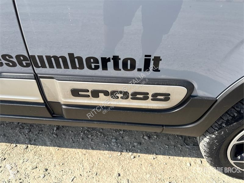 Veículo utilitário Fiat 4X4 Cross Automobile