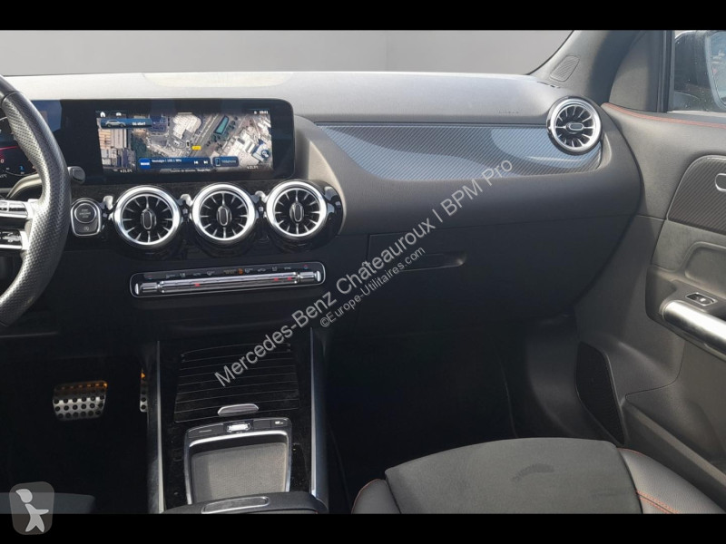 Veículo utilitário Mercedes GLA 200 d 150ch AMG...