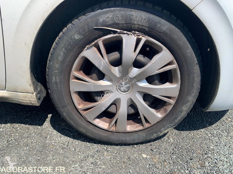 Véhicule utilitaire Peugeot 208