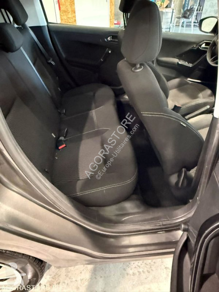 Veículo utilitário Peugeot 208