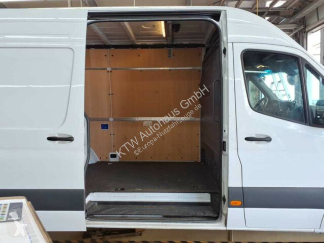 Autoutilitară Mercedes Sprinter 317...