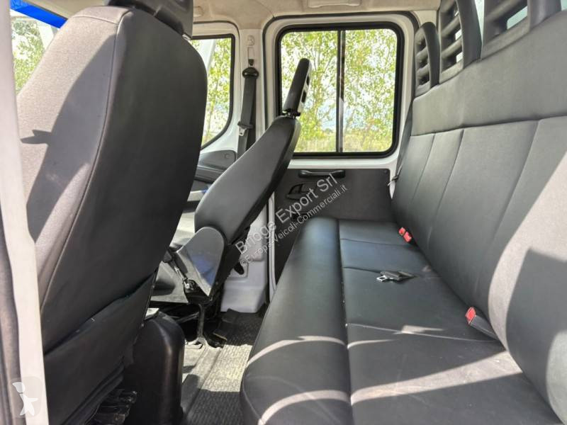 Veículo utilitário Iveco 35C14