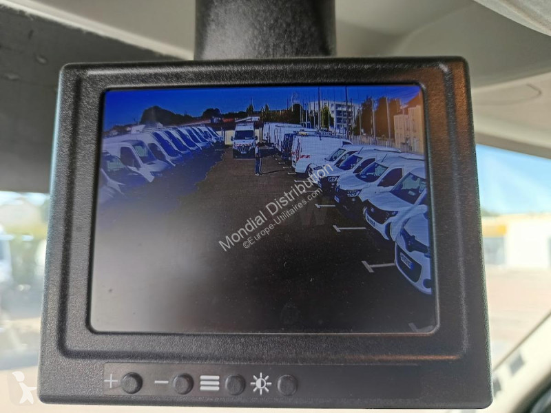 Véhicule utilitaire Renault F3500 L3H2 DCI 150...