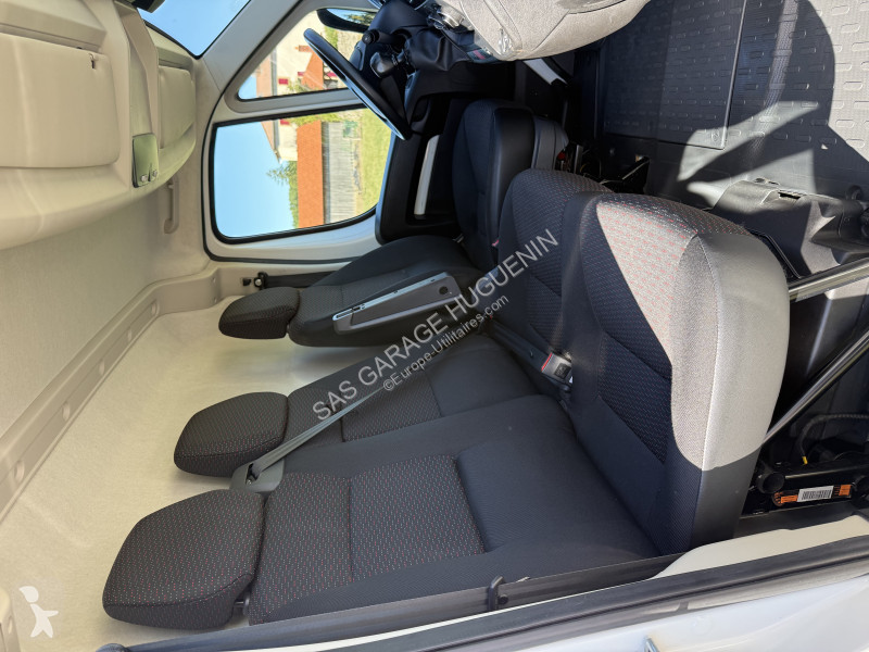 Véhicule utilitaire Peugeot L1H1 2.2 BLUEHDI...