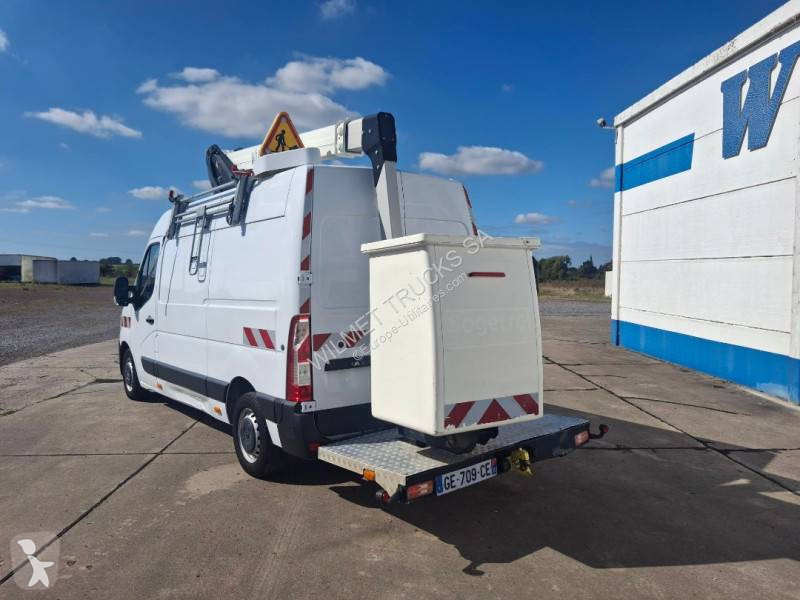 Véhicule utilitaire Renault 2.3 DCI 145