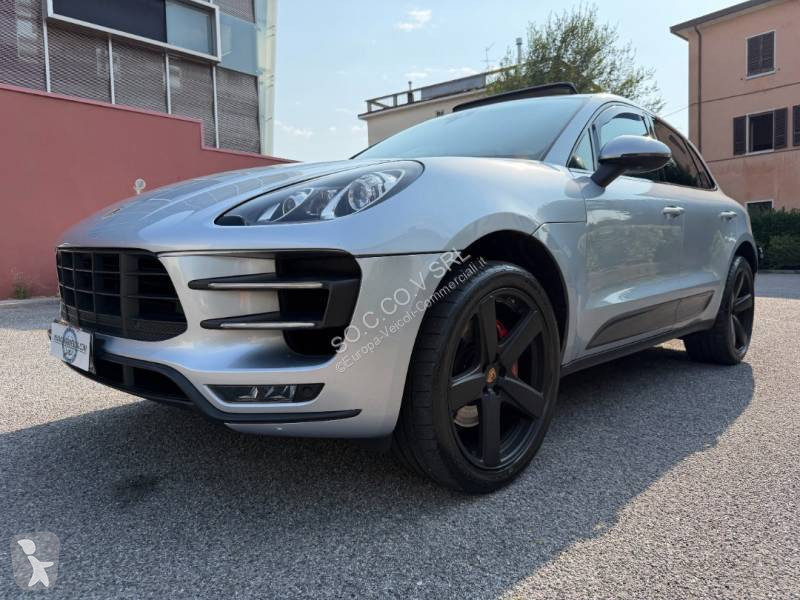 Véhicule utilitaire Porsche