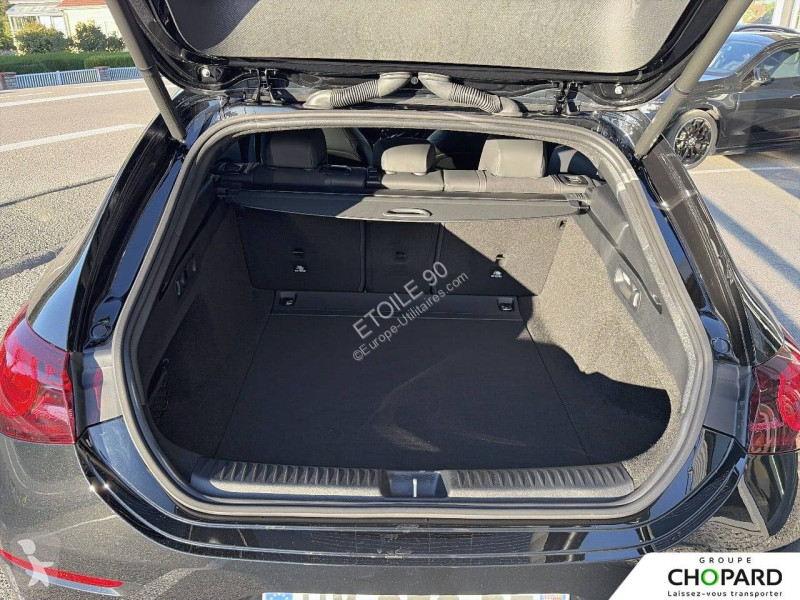 Véhicule utilitaire Mercedes CLA Shooting Brake...