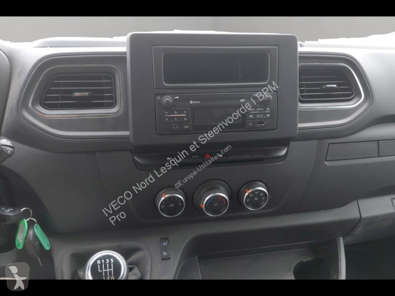 Véhicule utilitaire Renault Fg F3300 L2H2 2.3...