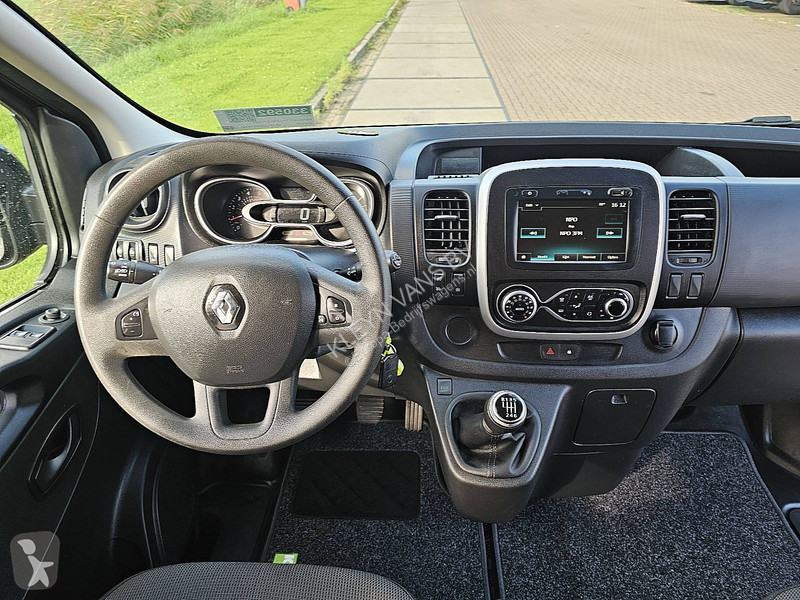 Véhicule utilitaire Renault 2.0 DCI ac...