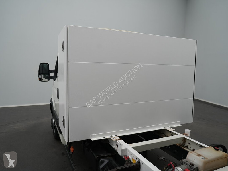 Véhicule utilitaire Iveco 35C13