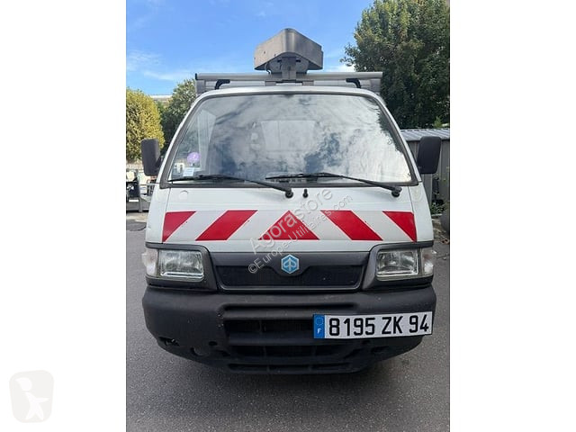 Véhicule utilitaire Piaggio PORTER