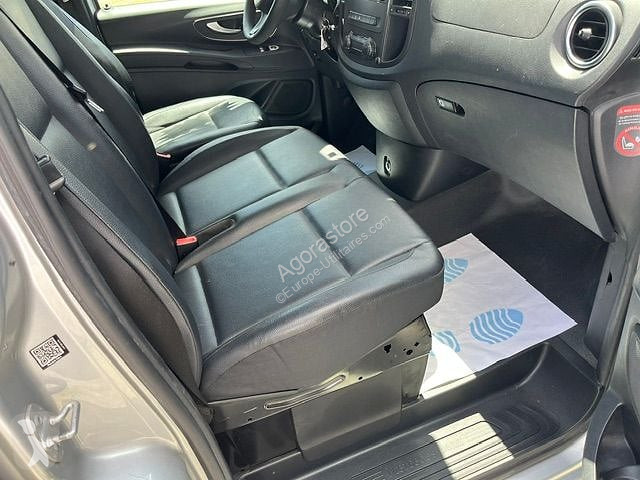 Véhicule utilitaire Mercedes VITO