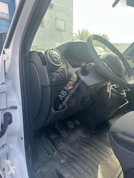 Véhicule utilitaire Renault 2.3 BLUE DCI