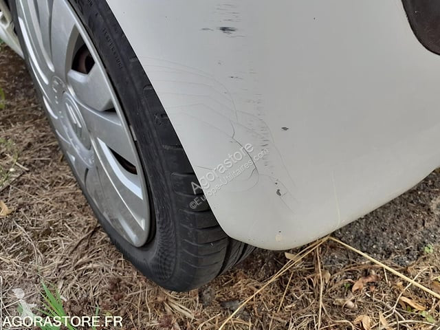 Коммерческий автомобиль