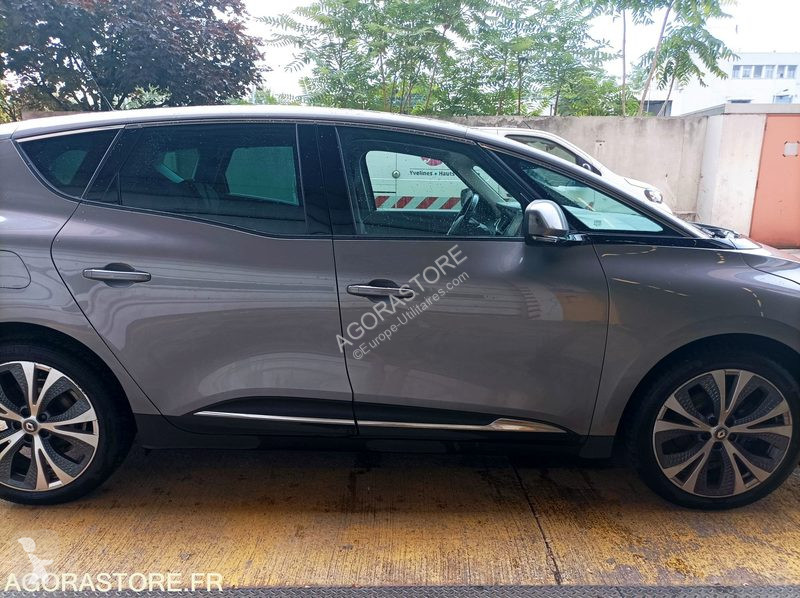 Samochód dostawczy Renault MEGANE