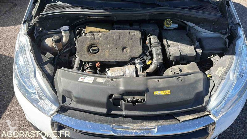 Samochód dostawczy Peugeot 208