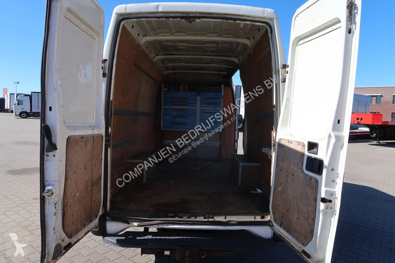 Furgoneta Iveco 2.3
