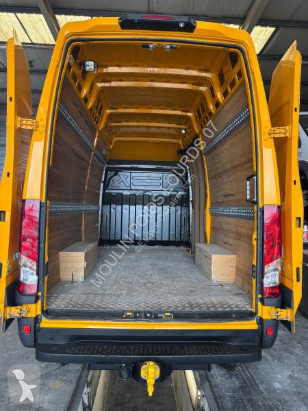 Furgoneta Iveco 35S16