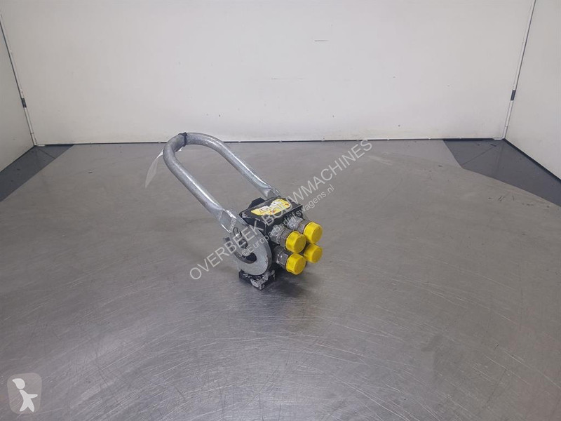 Véhicule utilitaire  2P508 - Multi-socket...