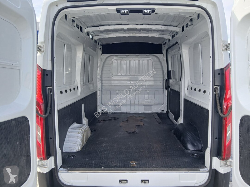 Autoutilitară Maxus e 9