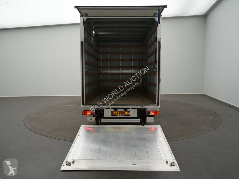 Furgoneta Renault 145PK