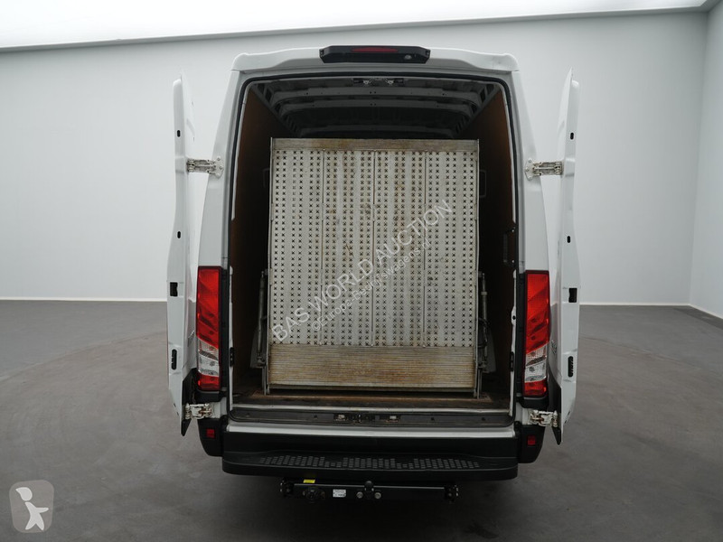 Autoutilitară Iveco 35S18