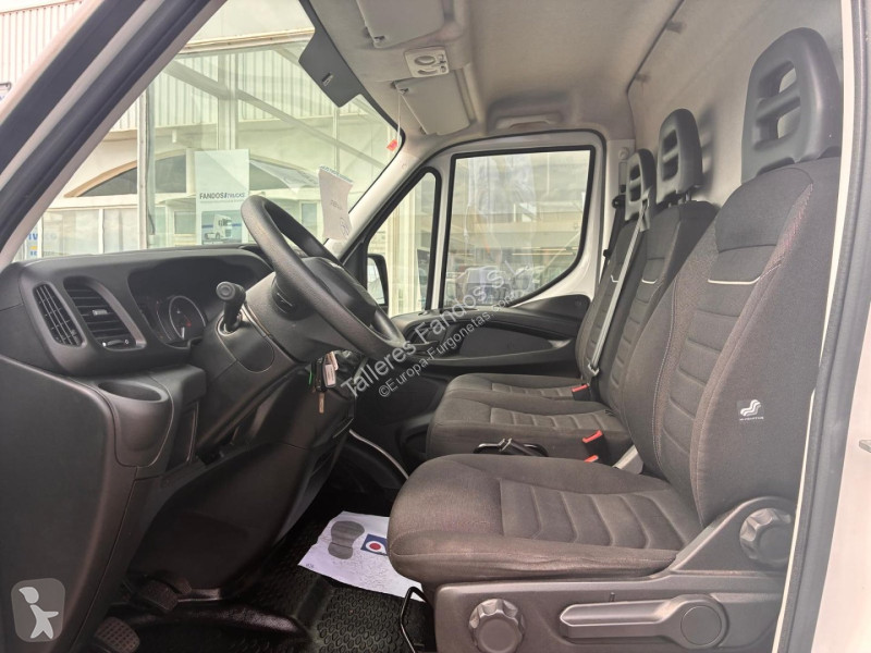 عربة نفعية Iveco  35S16V