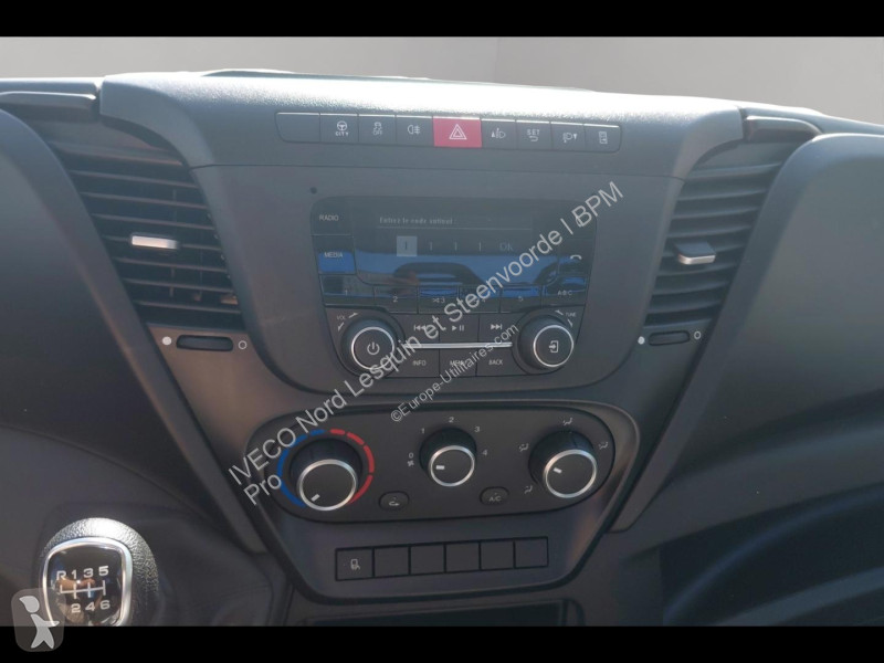 عربة نفعية Iveco CCb 35C16H empattement 4100...