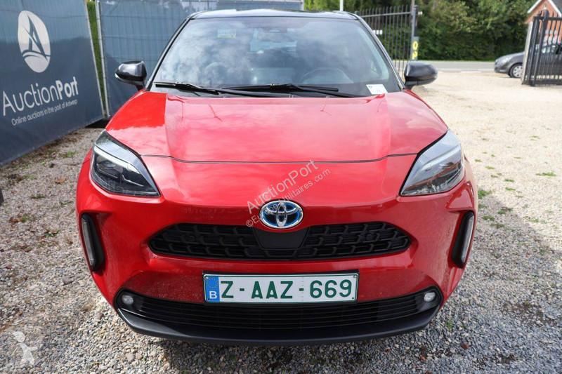 عربة نفعية Toyota
