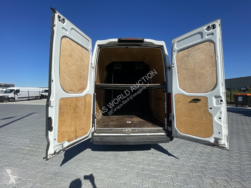 عربة نفعية Iveco