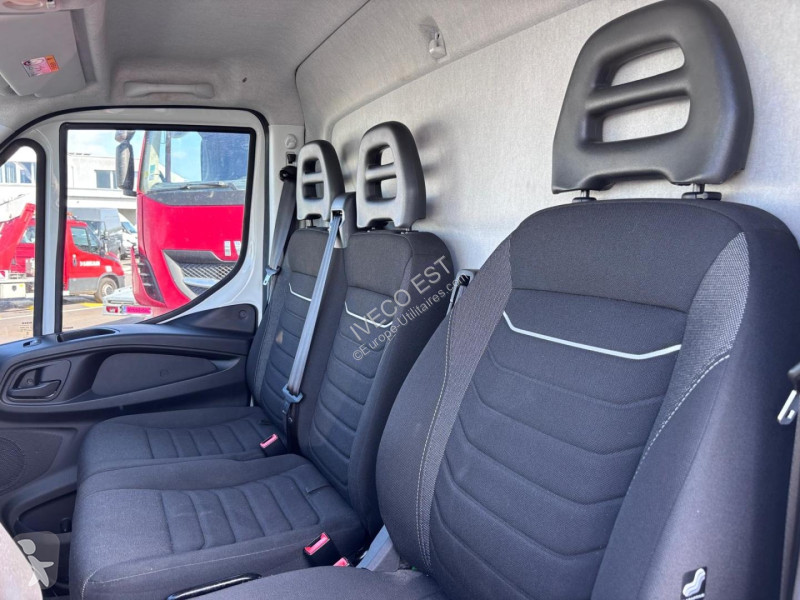 Véhicule utilitaire Iveco CCb Moteur 3 litres...