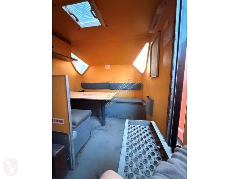 Matériel de chantier JCR  STYLBOX 4500VR SUR BERCE