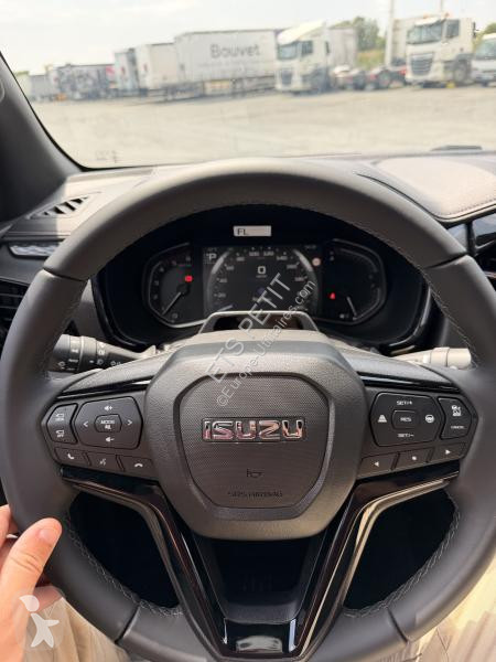 Коммерческий автомобиль Isuzu