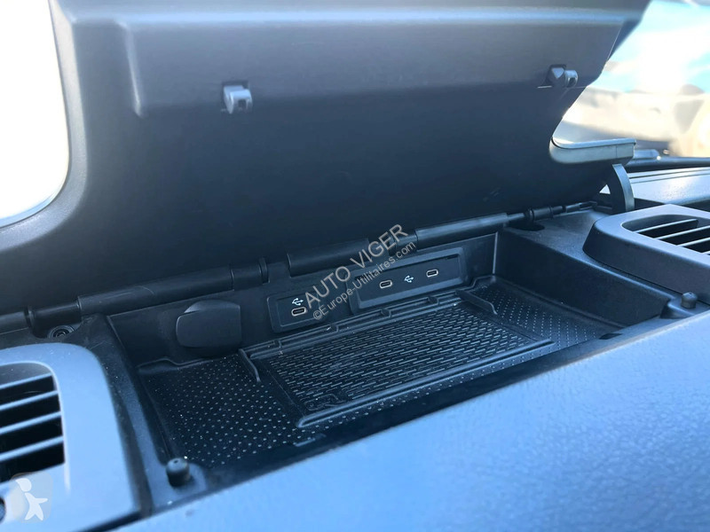 Véhicule utilitaire Mercedes 317...